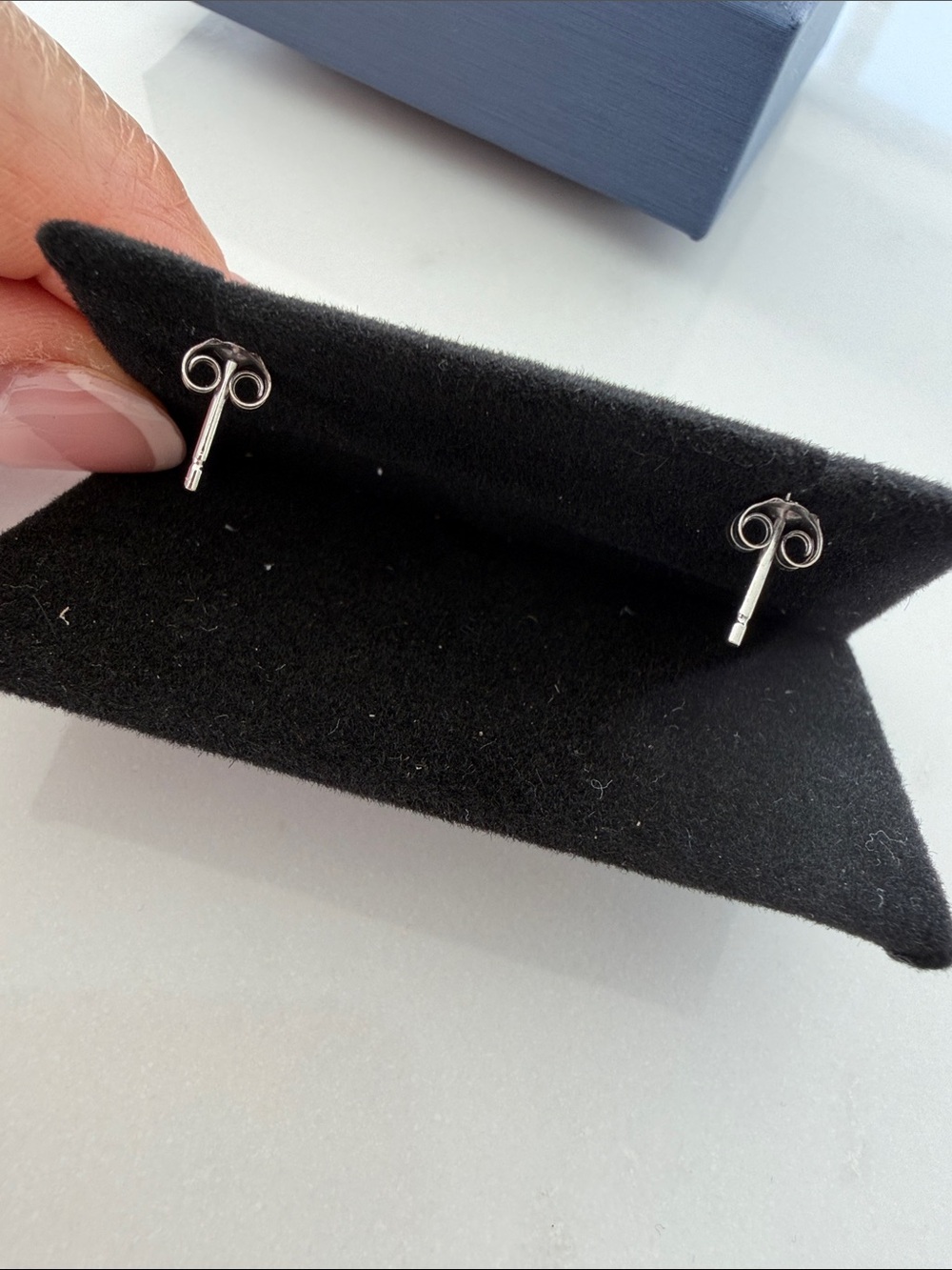 Lab grown diamond studs💎 - Picture 2 of 2